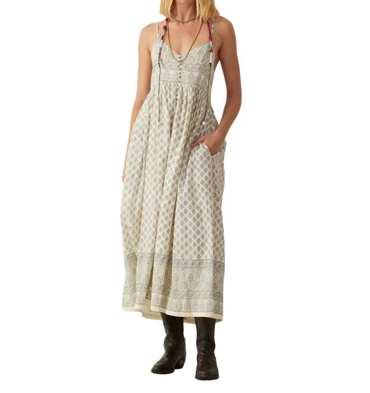 Don't Miss Skylar Bhutti Dress In Delft