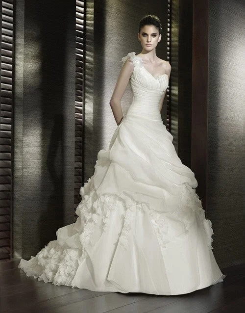 Midnight Madness Pronovias Cecelia by San Patrick