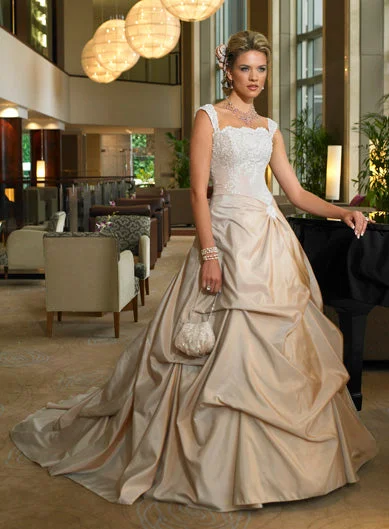 Limited Time Maggie Sottero En Vogue