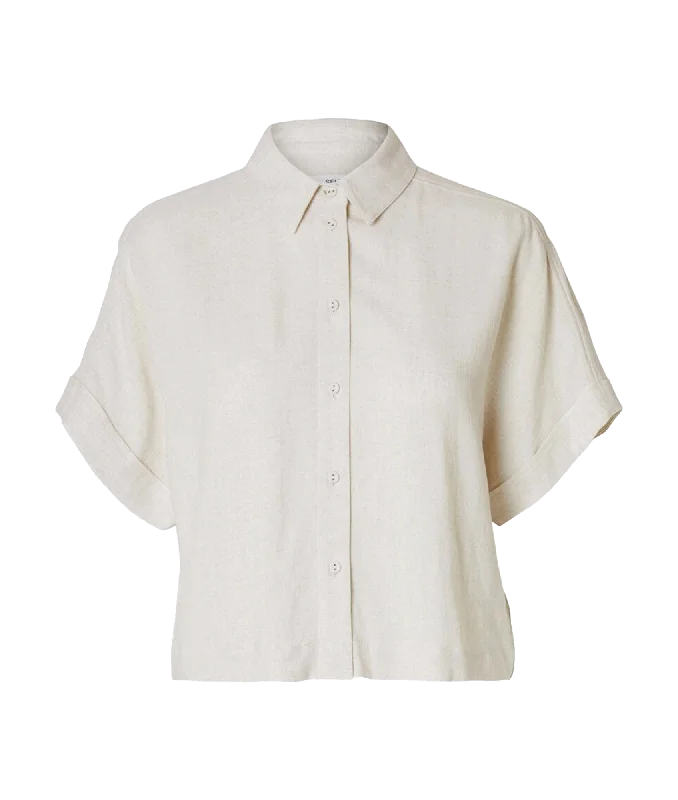 Deep Discounts Cropped Short Sleeved Shirt - Cream