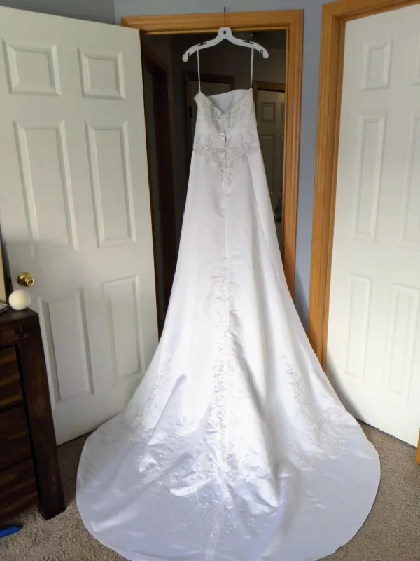 Year-End Clearance David's Bridal