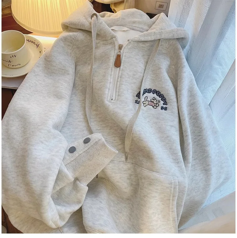 Bonus Savings Fashionable cartoon embroidered hooded sweatshirt for women      S4934