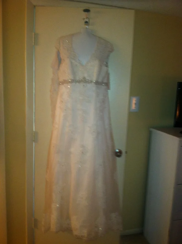 Instant Savings David's Bridal Cap Sleeve Lace Over Satin Gown T3229