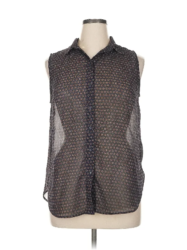Act Now Sleeveless Button Down Shirt