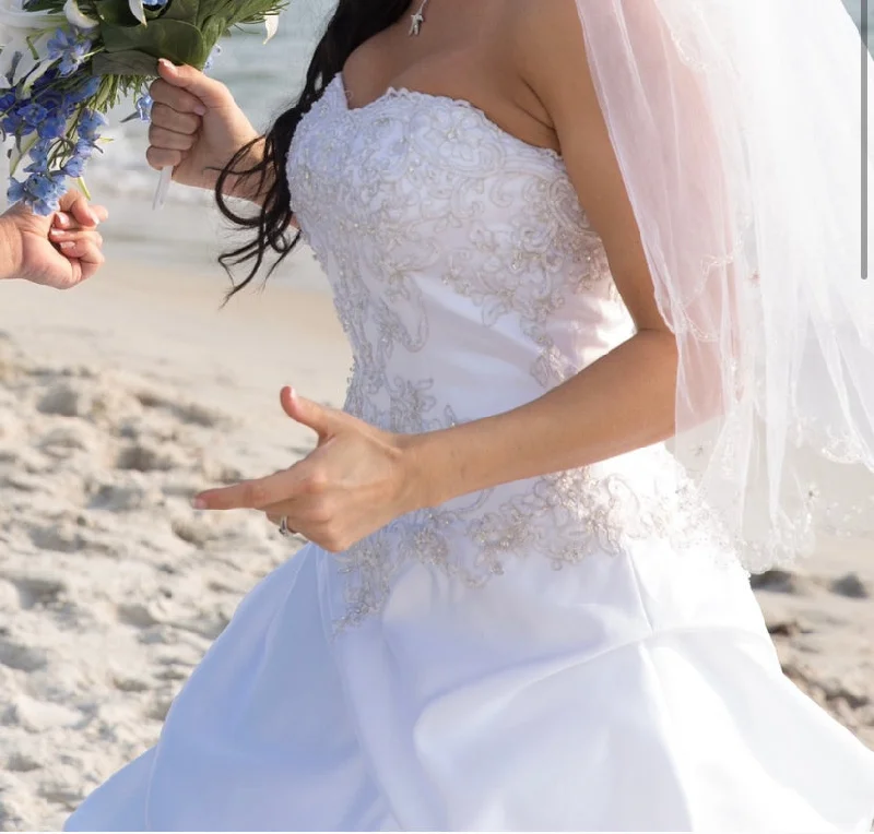 Hot Deal David's Bridal
